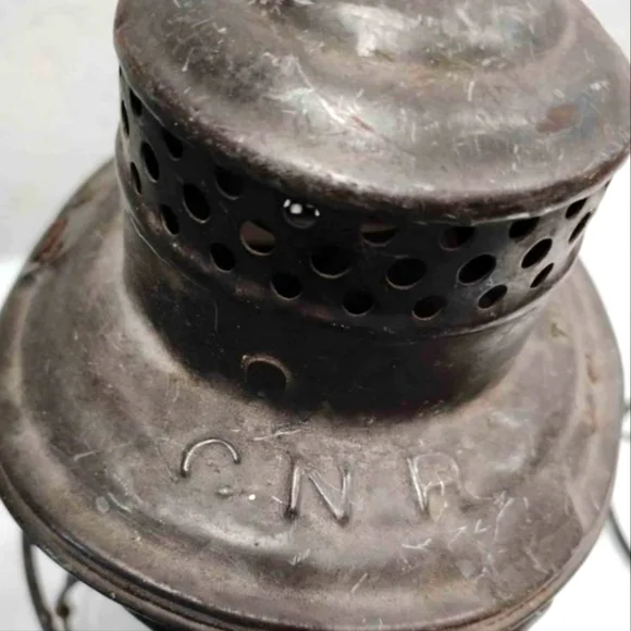 Antique CNR Railroad Lantern - Picture 2 of 3